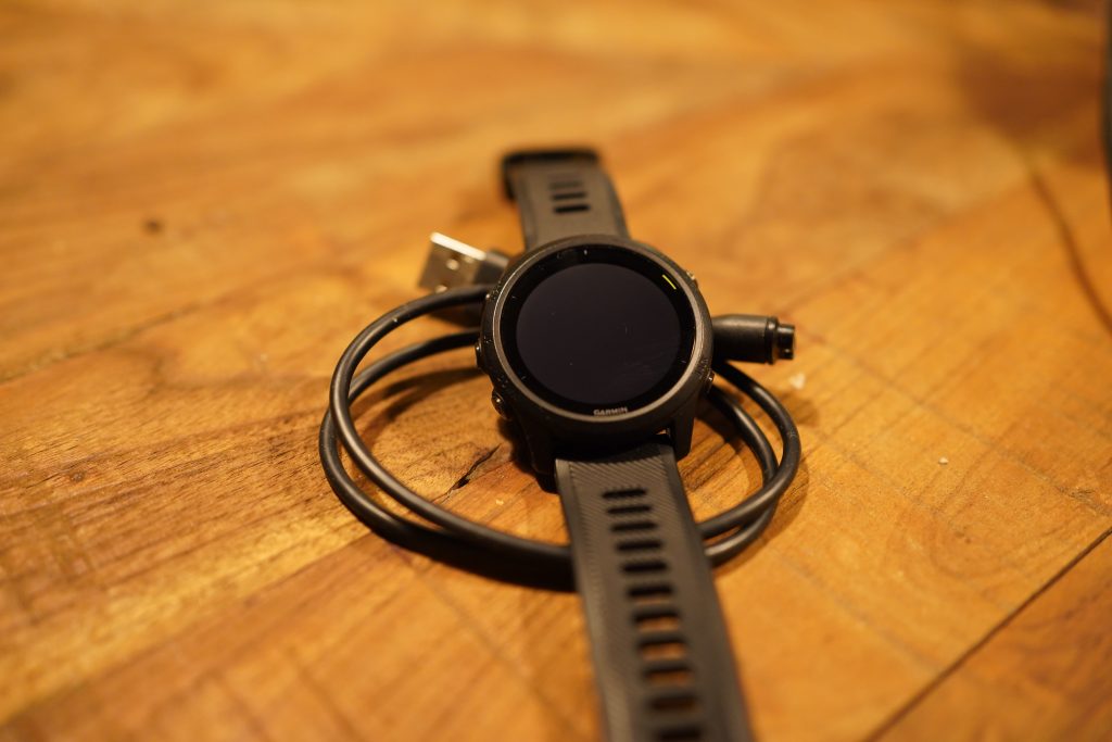 Garmin Forerunner 745 review uitpakken in het doosje