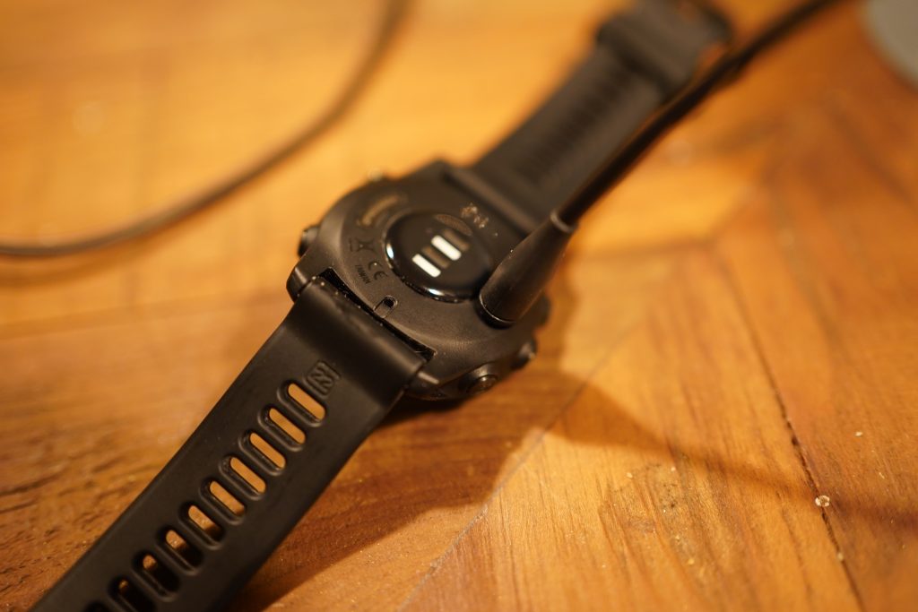 Garmin Forerunner 745 oplaadkabel opladen